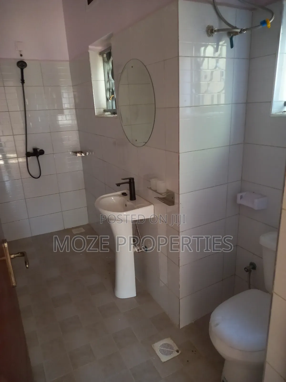 3bdrm Bungalow in Naalya Estate., Central Division for rent