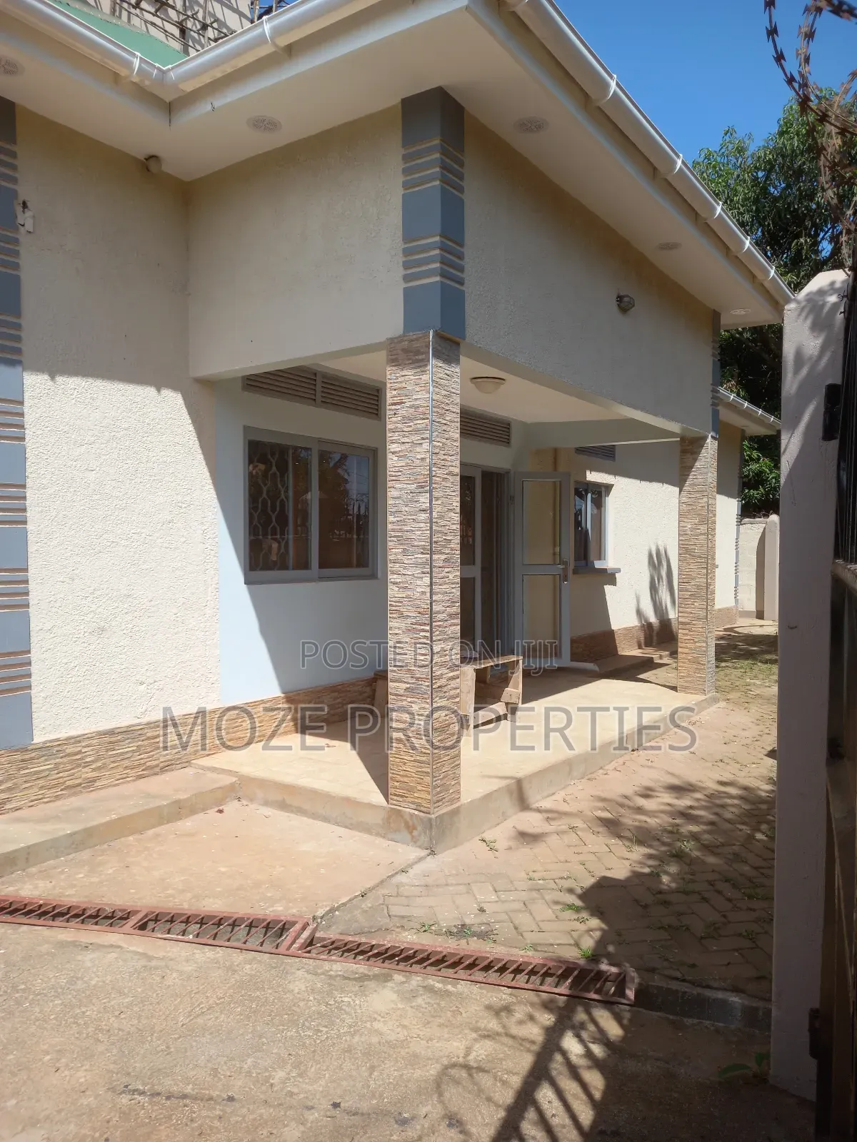 3bdrm Bungalow in Naalya Estate., Central Division for rent