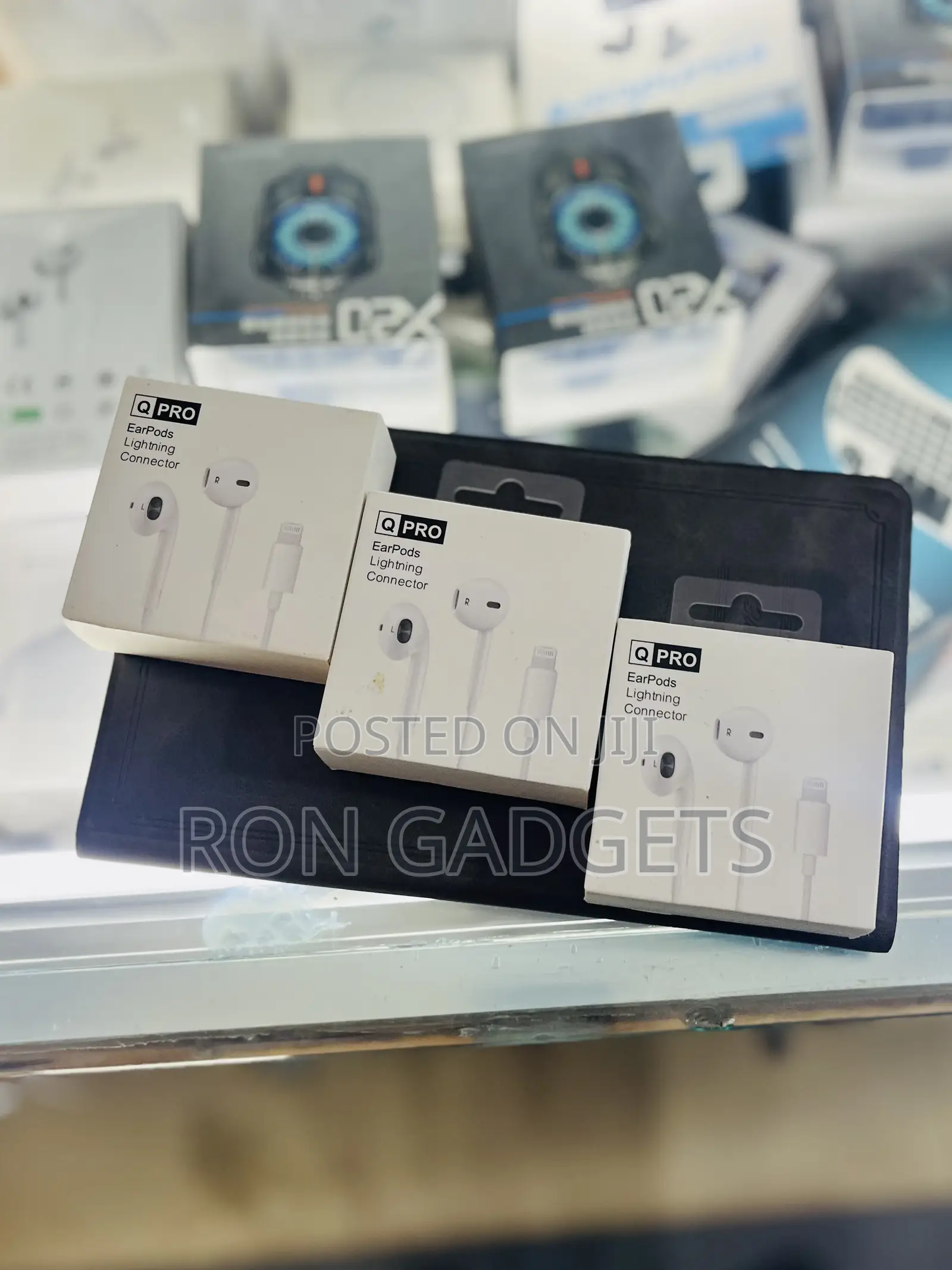 Apple Wired Earpods Lightning Connector