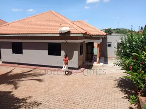 3bdrm Bungalow in Namugongo Nabusugwe., Central Division for sale