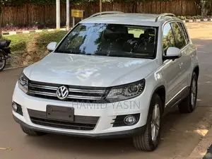Photo - Volkswagen Tiguan 2015 White