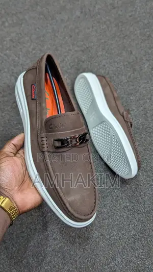 Classic Men White Sole Casual Clarks Moccasins in Stock