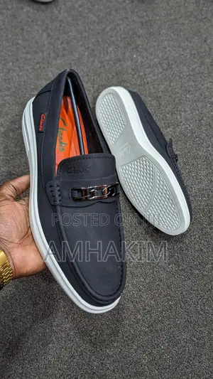 Classic Men White Sole Casual Clarks Moccasins in Stock
