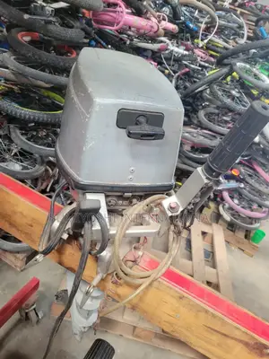 Honda Bf15 15hp 4-Stroke Outboard Motor.