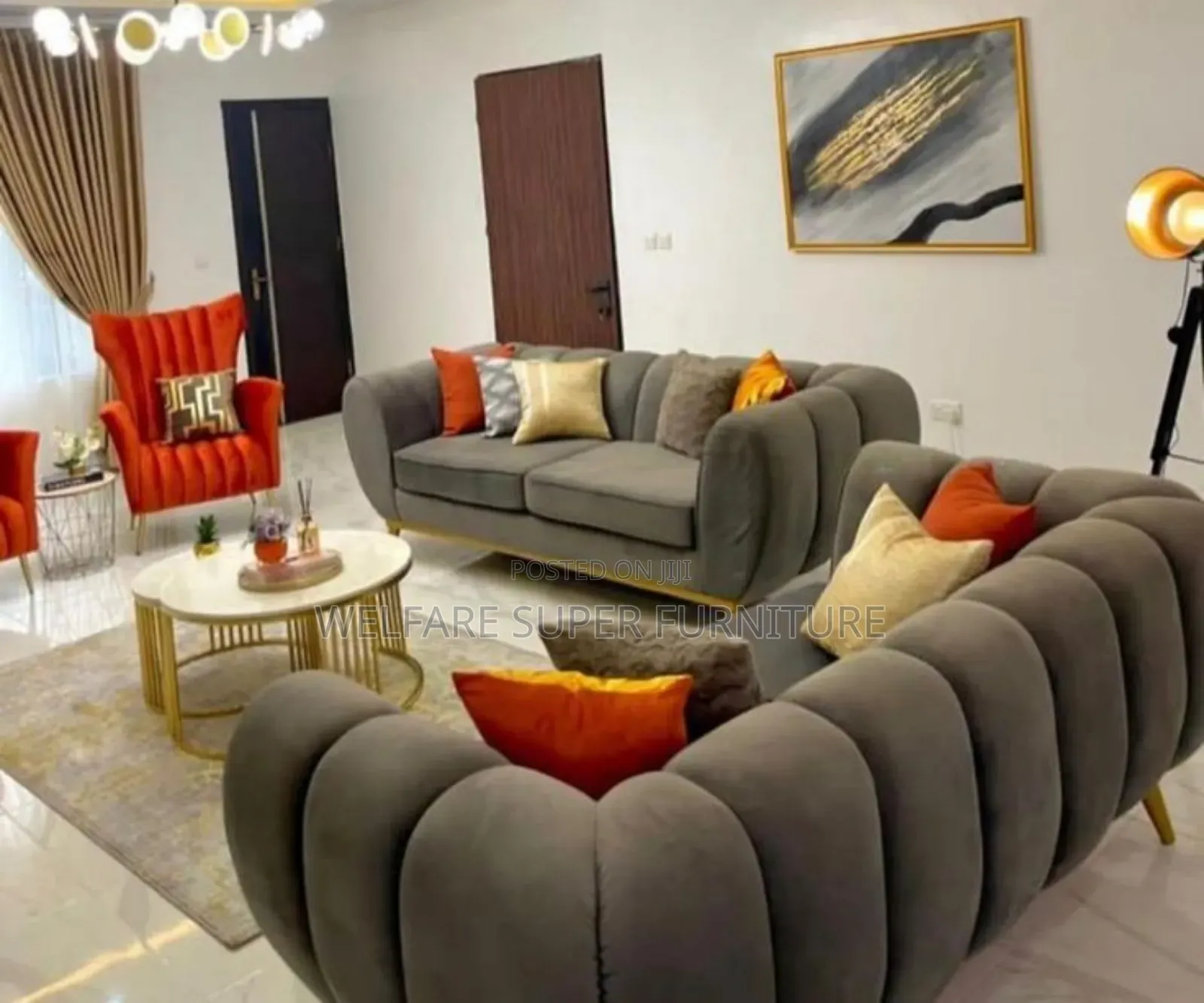 Executive 5seater Seater With Different King / Queen Chai
