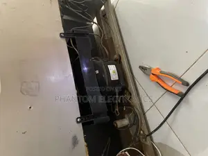 Photo - Fridge Repair Engineer