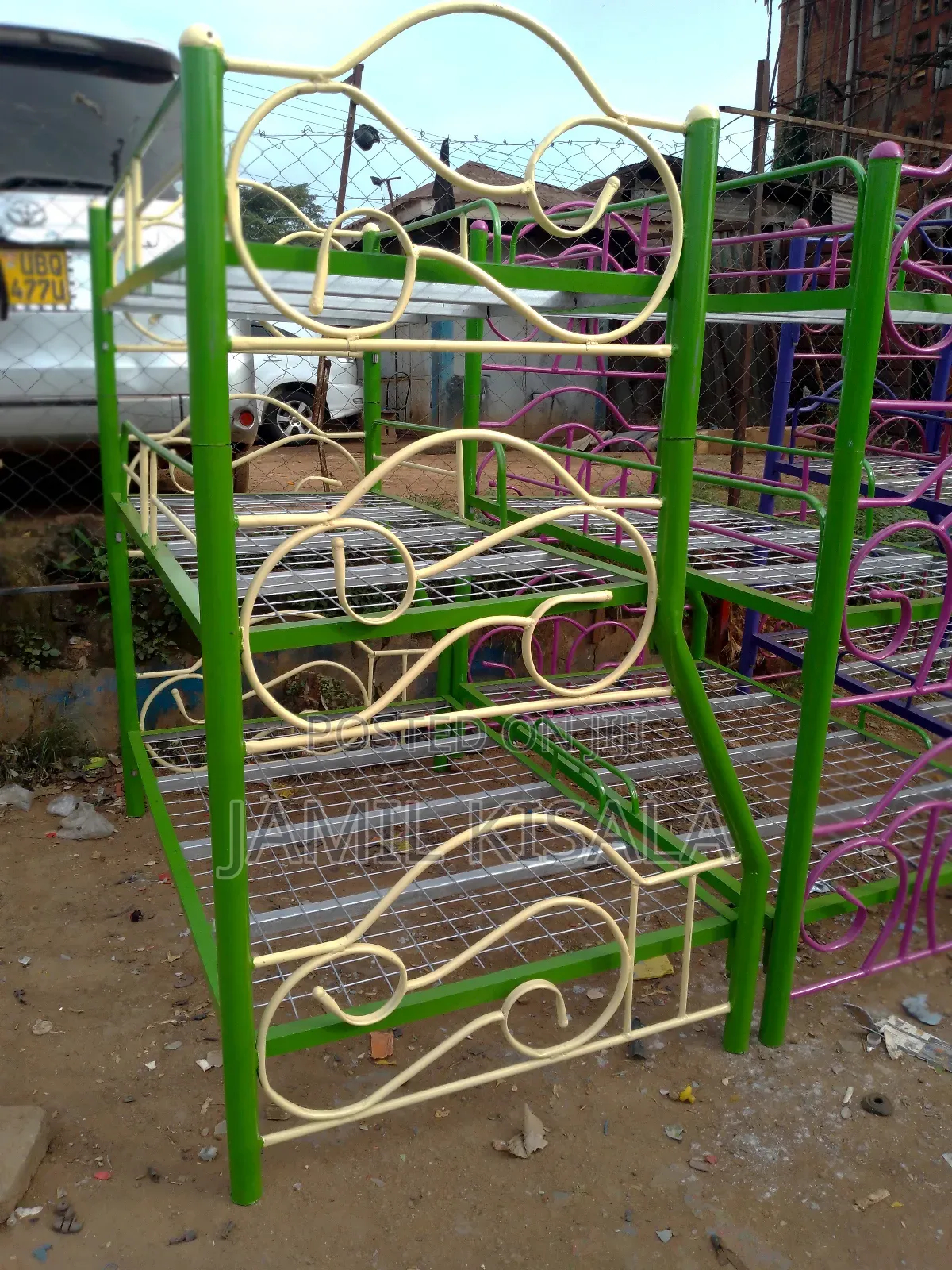 3 Decker With 4*6 Metallic Bed