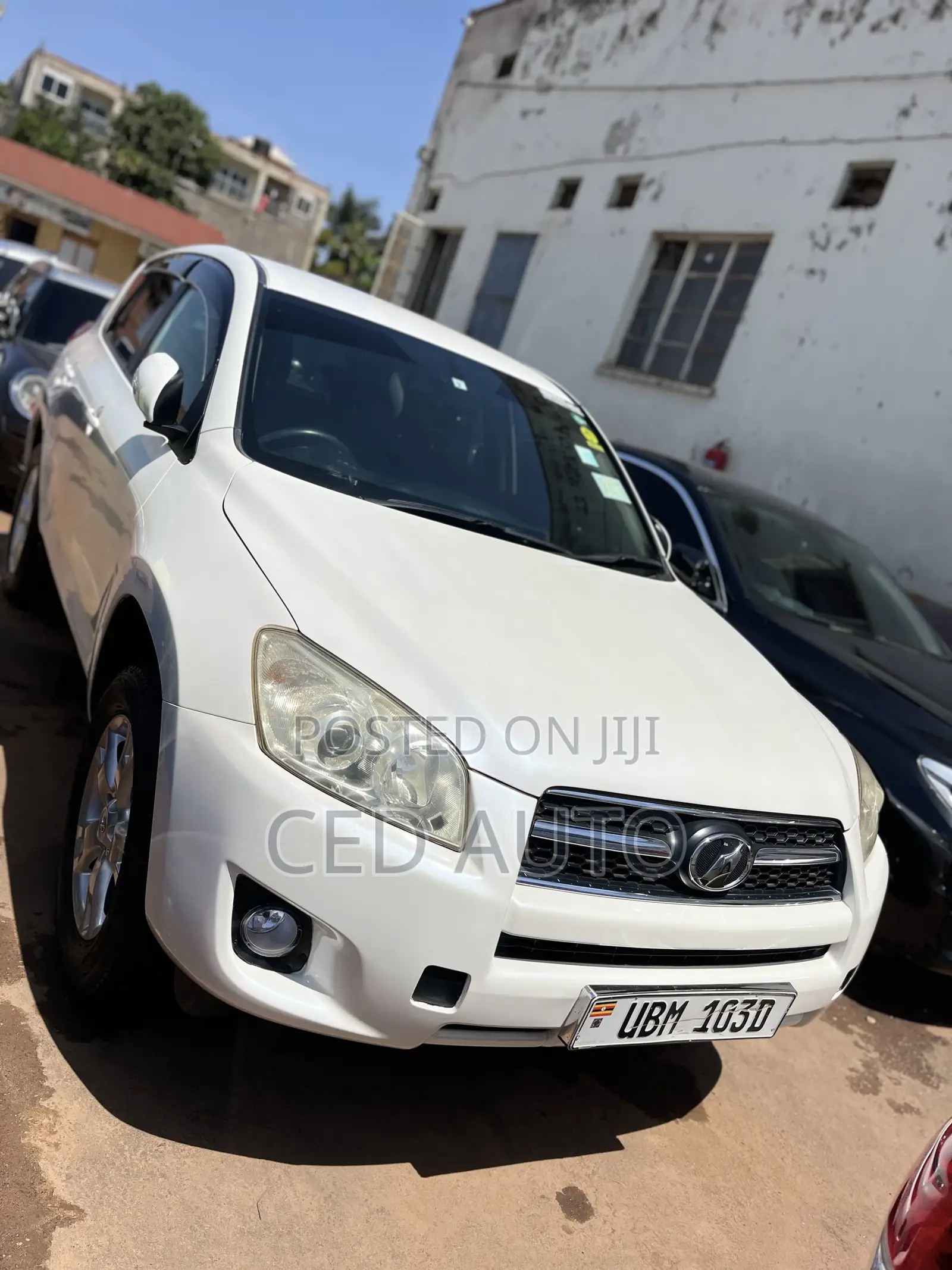 Toyota RAV4 2011 White