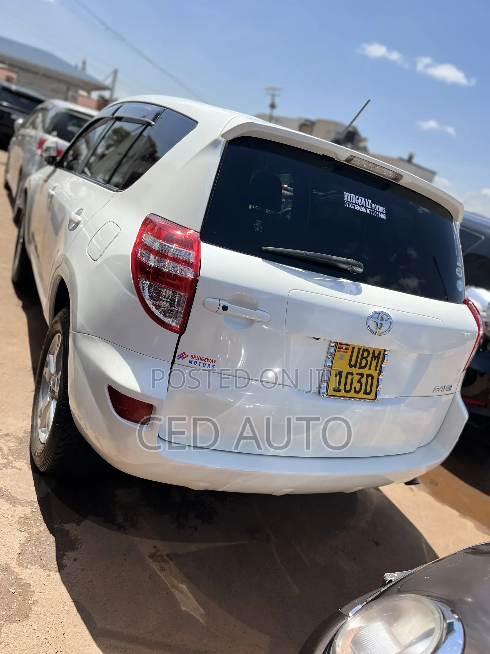 Toyota RAV4 2011 White