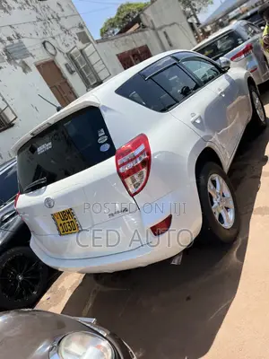 Toyota RAV4 2011 White