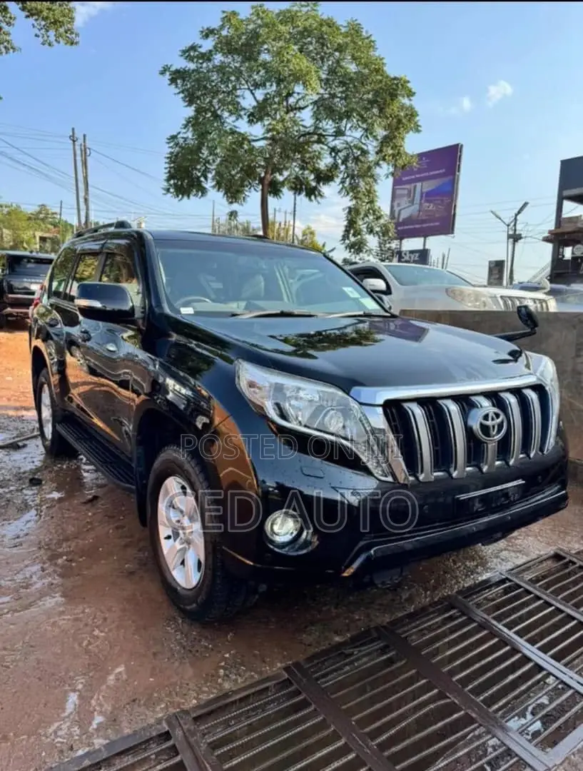Toyota Land Cruiser Prado 2017 Black