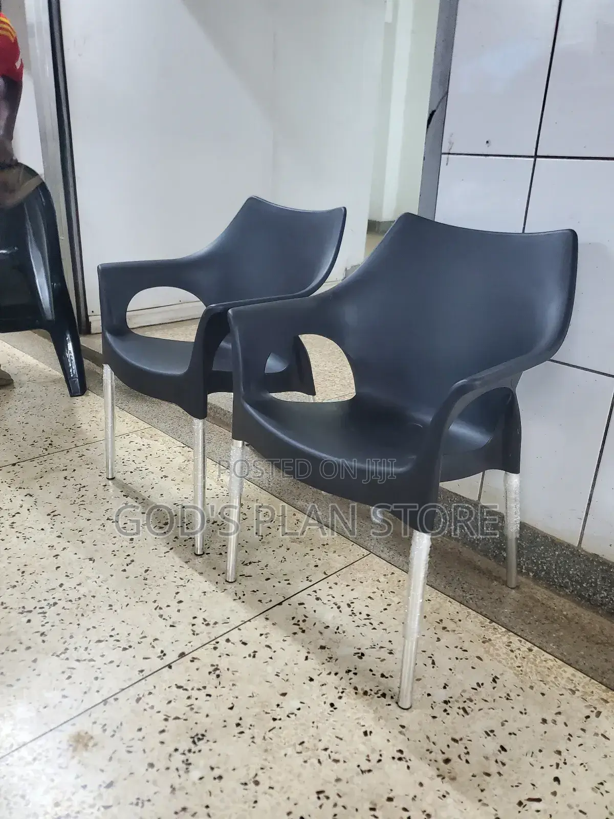 Bar and Restaurant Steel Legs Plastic Chairs