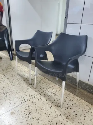 Photo - Bar and Restaurant Steel Legs Plastic Chairs