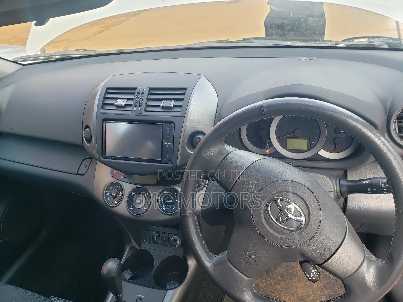 Toyota RAV4 2.5 2011 White