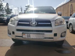 Toyota RAV4 2.5 2011 White