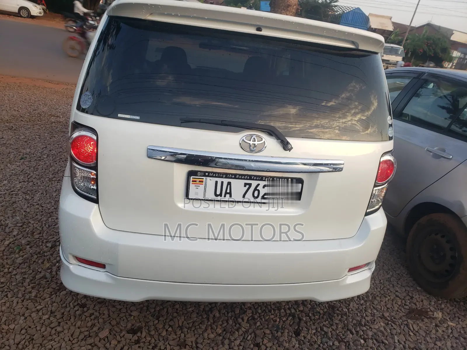 Toyota Corolla Rumion Hatchback 1.8 AWD 2012 White