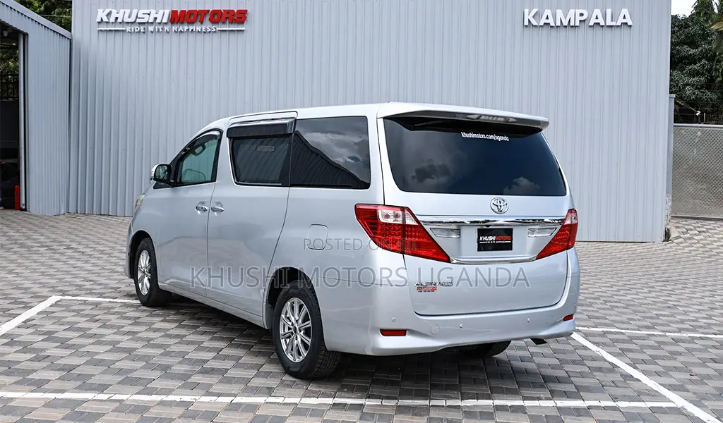 Toyota Alphard 2.4 Petrol FWD 2012 Silver