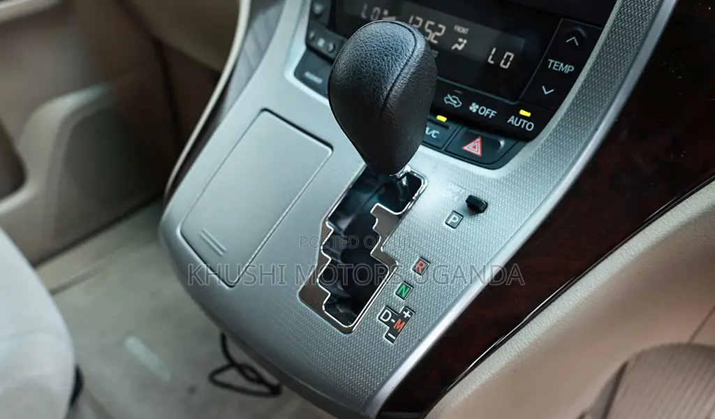 Toyota Alphard 2.4 Petrol FWD 2012 Silver