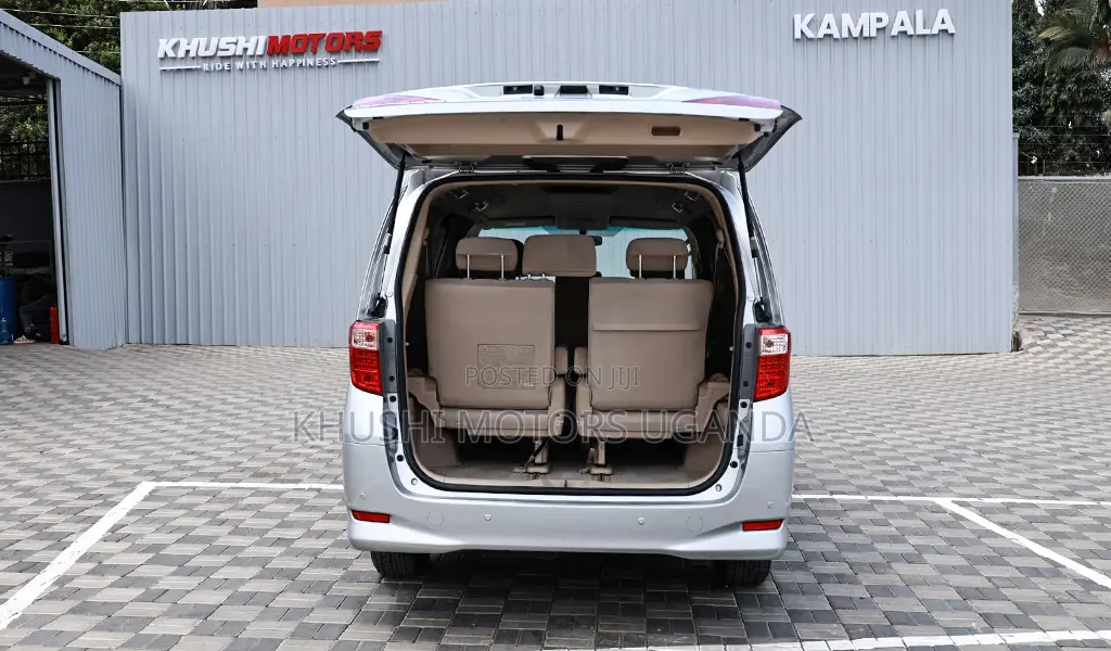 Toyota Alphard 2.4 Petrol FWD 2012 Silver