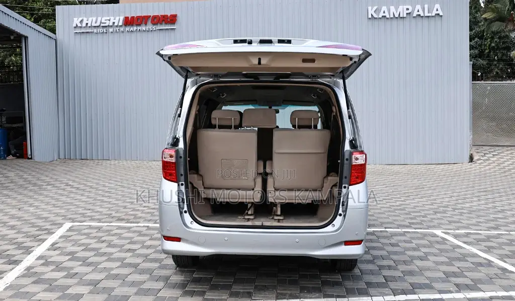 Toyota Alphard 2.4 Petrol FWD 2012 Silver