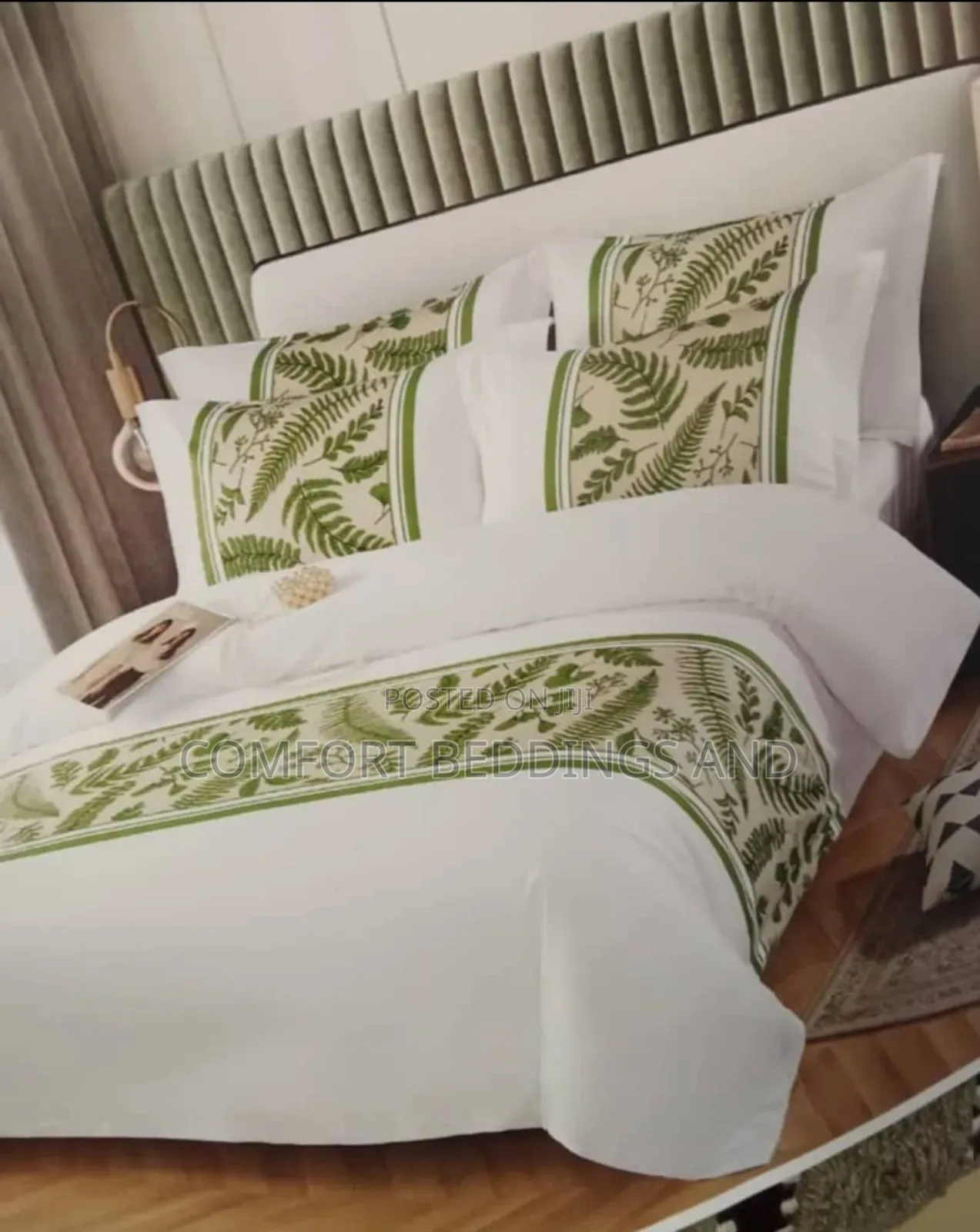 Duvet Cover Set With Green Runners