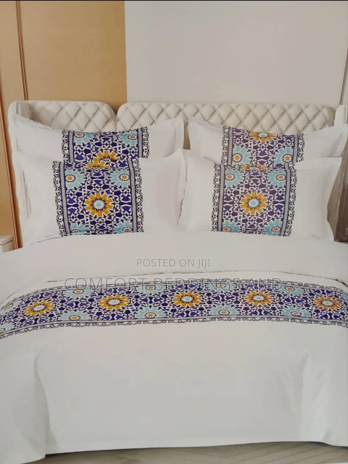 Duvet Cover Set With Runner Design