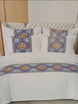 Duvet Cover Set With Runner Design