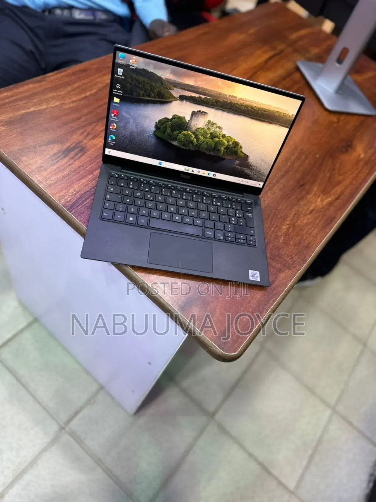 New Laptop Dell XPS 13 7390 16GB Intel Core i7 SSD 512GB