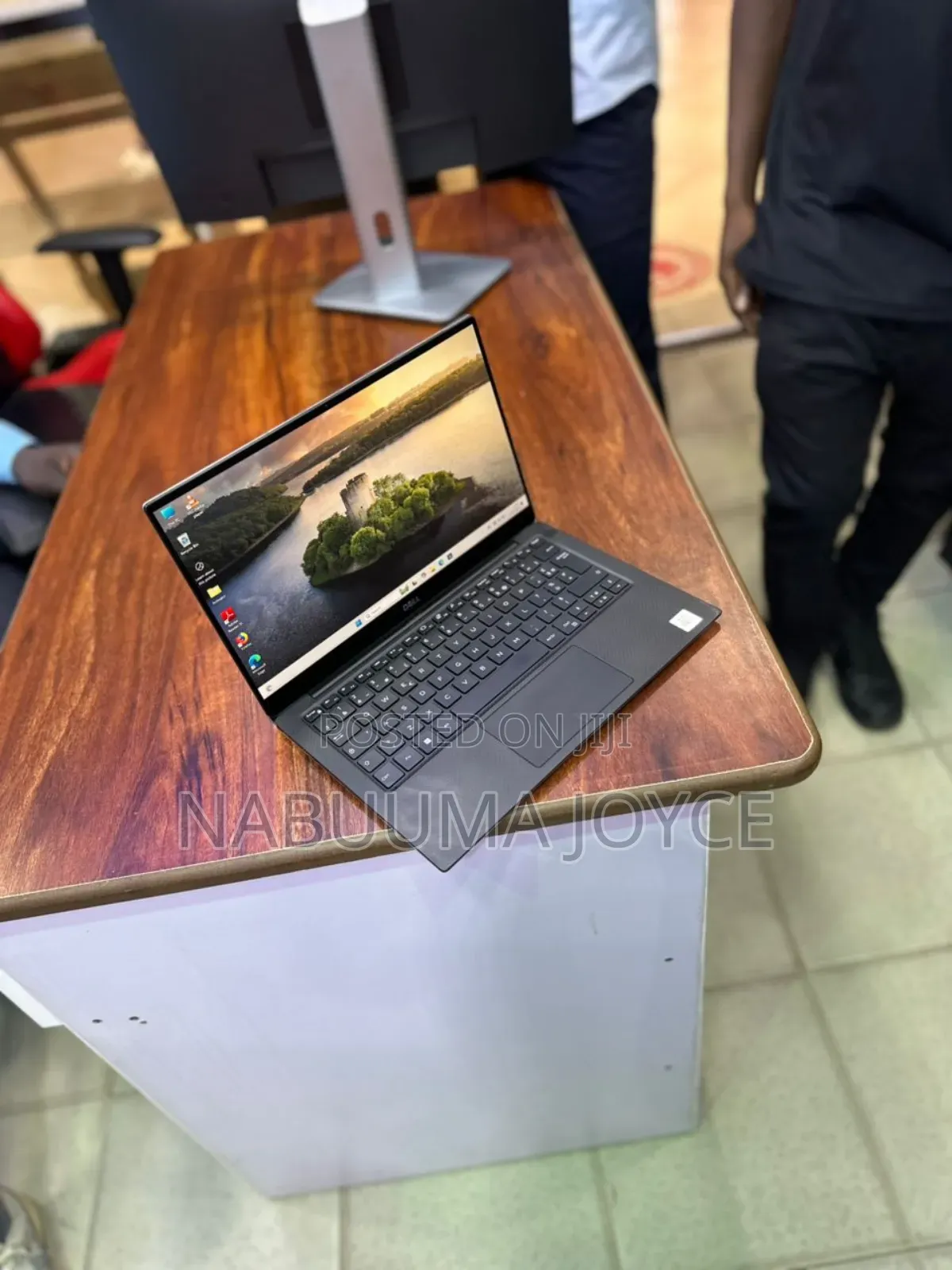New Laptop Dell XPS 13 7390 16GB Intel Core i7 SSD 512GB