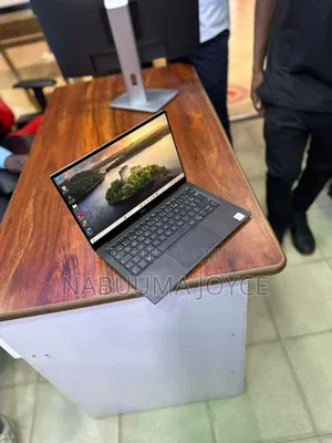 New Laptop Dell XPS 13 7390 16GB Intel Core i7 SSD 512GB
