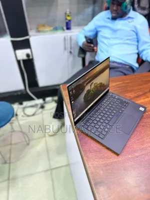 New Laptop Dell XPS 13 7390 16GB Intel Core i7 SSD 512GB