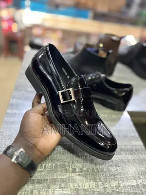 Classic Men Shinny Loafers in Stock