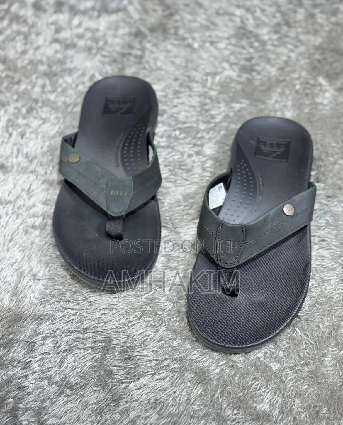 Comfortable Men Reef Sandals in Stock