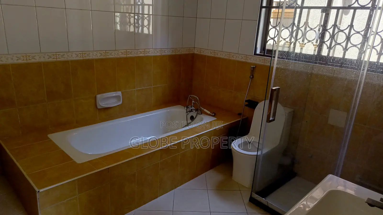 4bdrm Bungalow in Bukoto Near Oryx, Central Division for rent