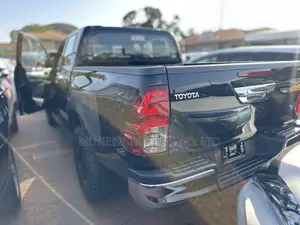 Toyota Hilux 2.4 Diesel 2020 Black