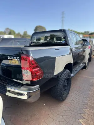 Toyota Hilux 2.4 Diesel 2020 Black