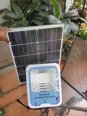 200w Original Radar Solar Flood Lights/ Inbuilt Battery
