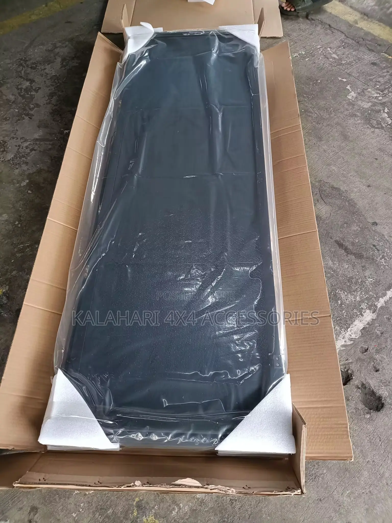 Aluminum Coated Hard Trifold Tonneau Cover