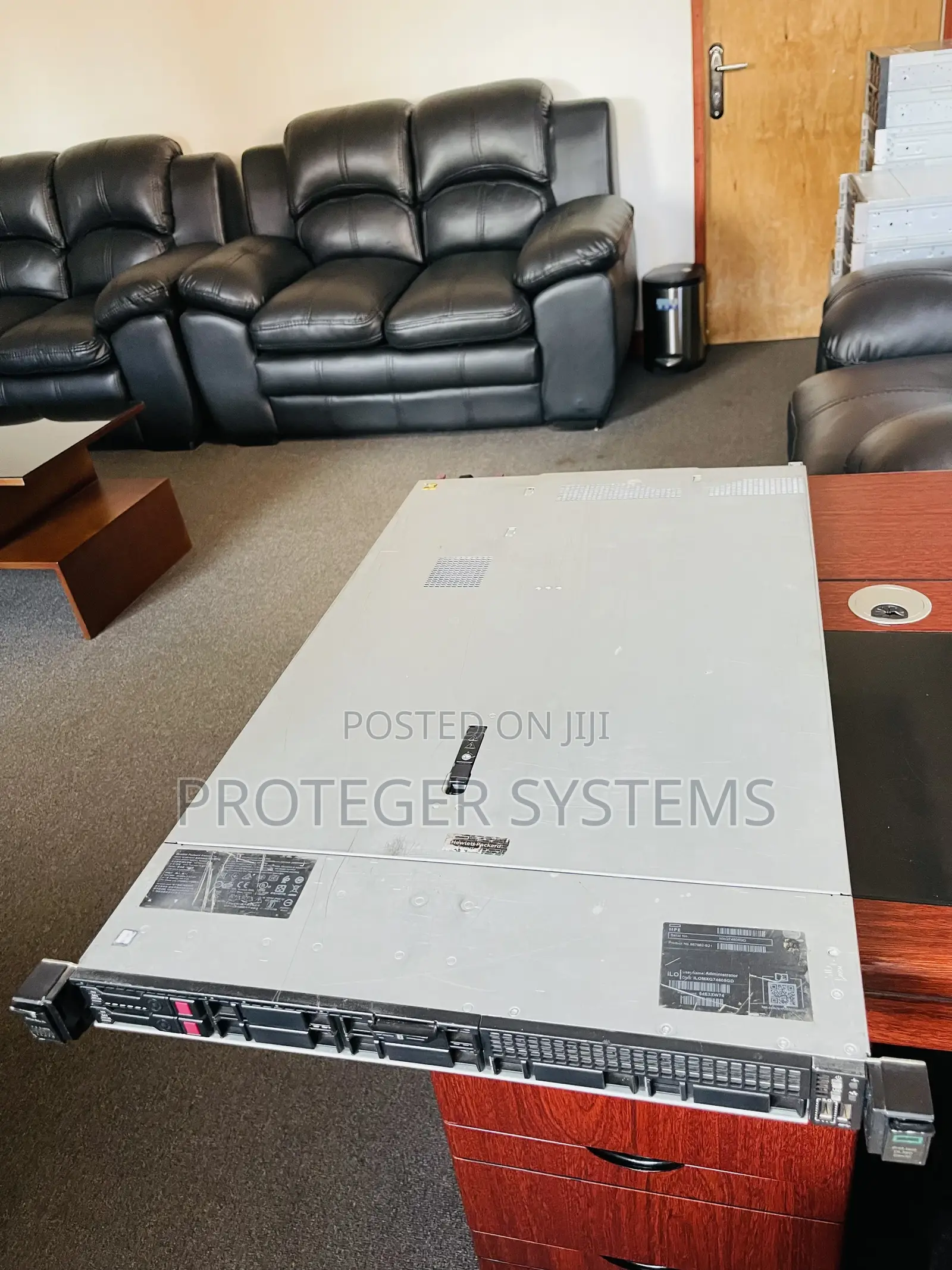Server HP ProLiant DL360 Gen10 32GB Intel Xeon HDD+SSD 640GB