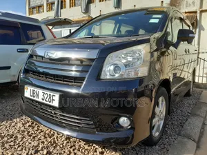 Photo - Toyota Noah 2.0 143hp AWD (8 Seater) 2008 Black