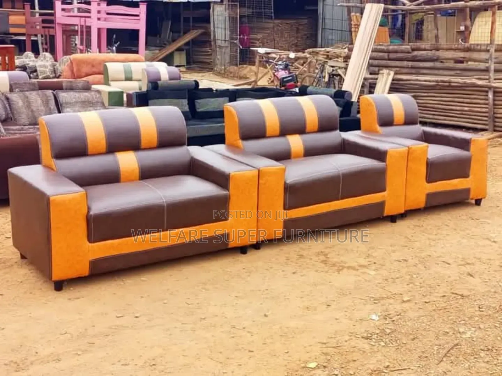 Simple 5 Seater Leather in Form