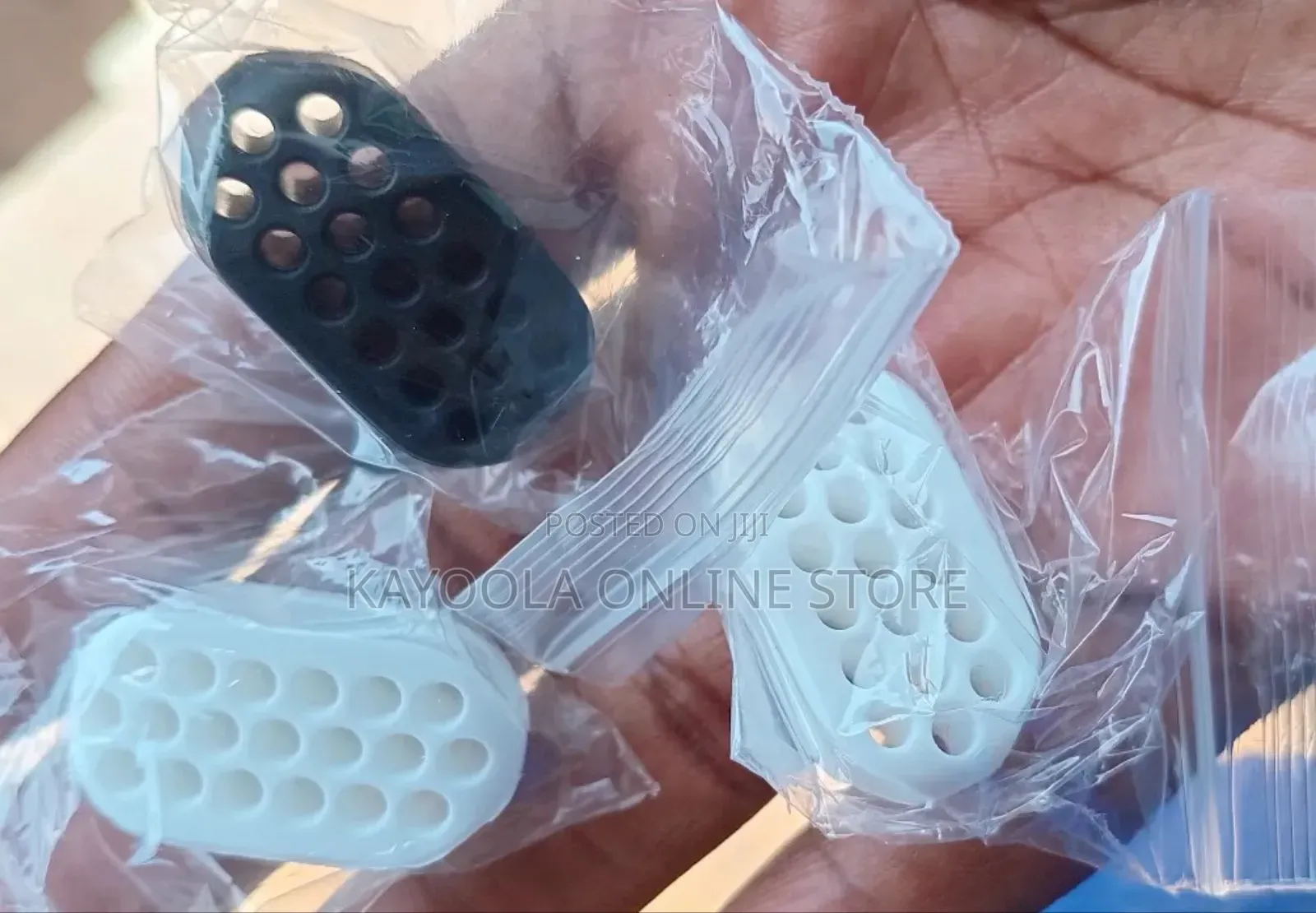 A Pair of Silicone Jaw Line Exerciser Chew Ball