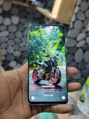 Photo - New Samsung Galaxy S10 128 GB Black