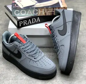 Men’S Classic Grey/Black Nike Air Force 1 ‘07 Low Sneakers