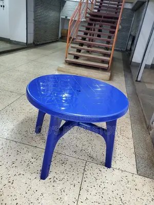 Bar and Restaurant Plastic Round Table
