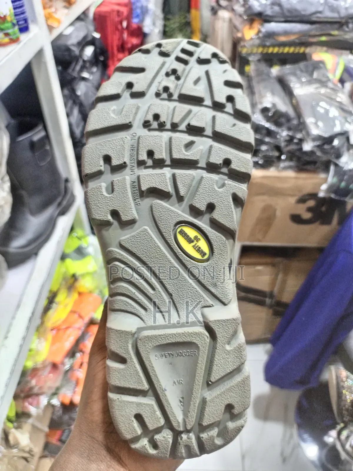 Jogger Best Boy S3 Safety Boot.