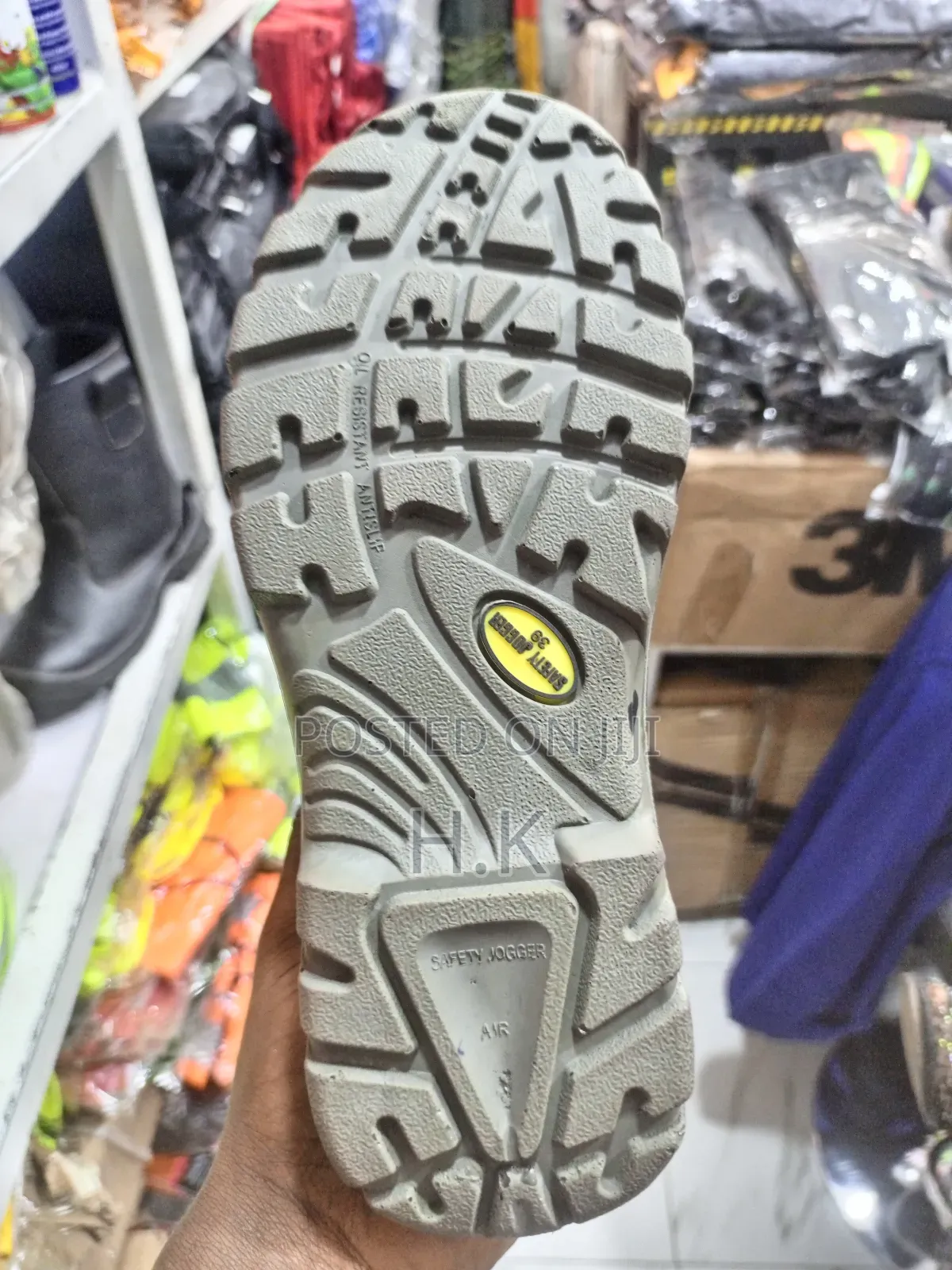 Jogger Best Boy S3 Safety Boot.