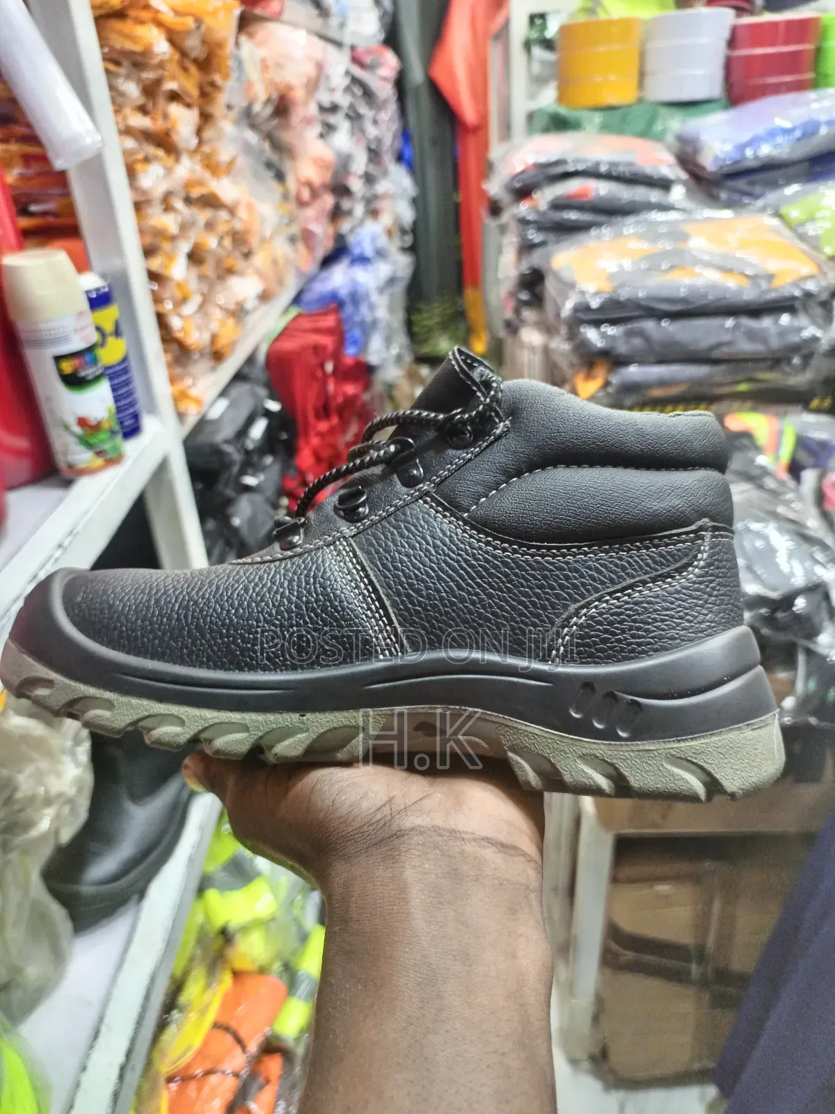 Jogger Best Boy S3 Safety Boot.