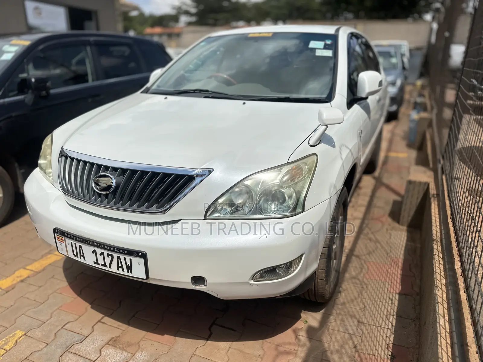 Toyota Harrier 2.4 2010 White