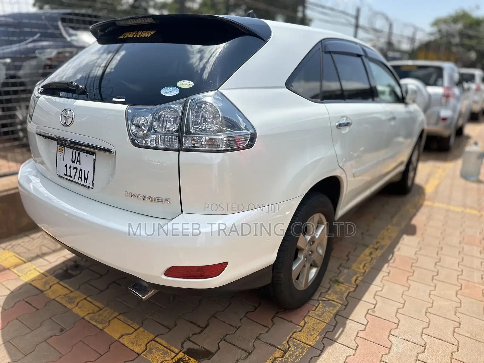 Toyota Harrier 2.4 2010 White